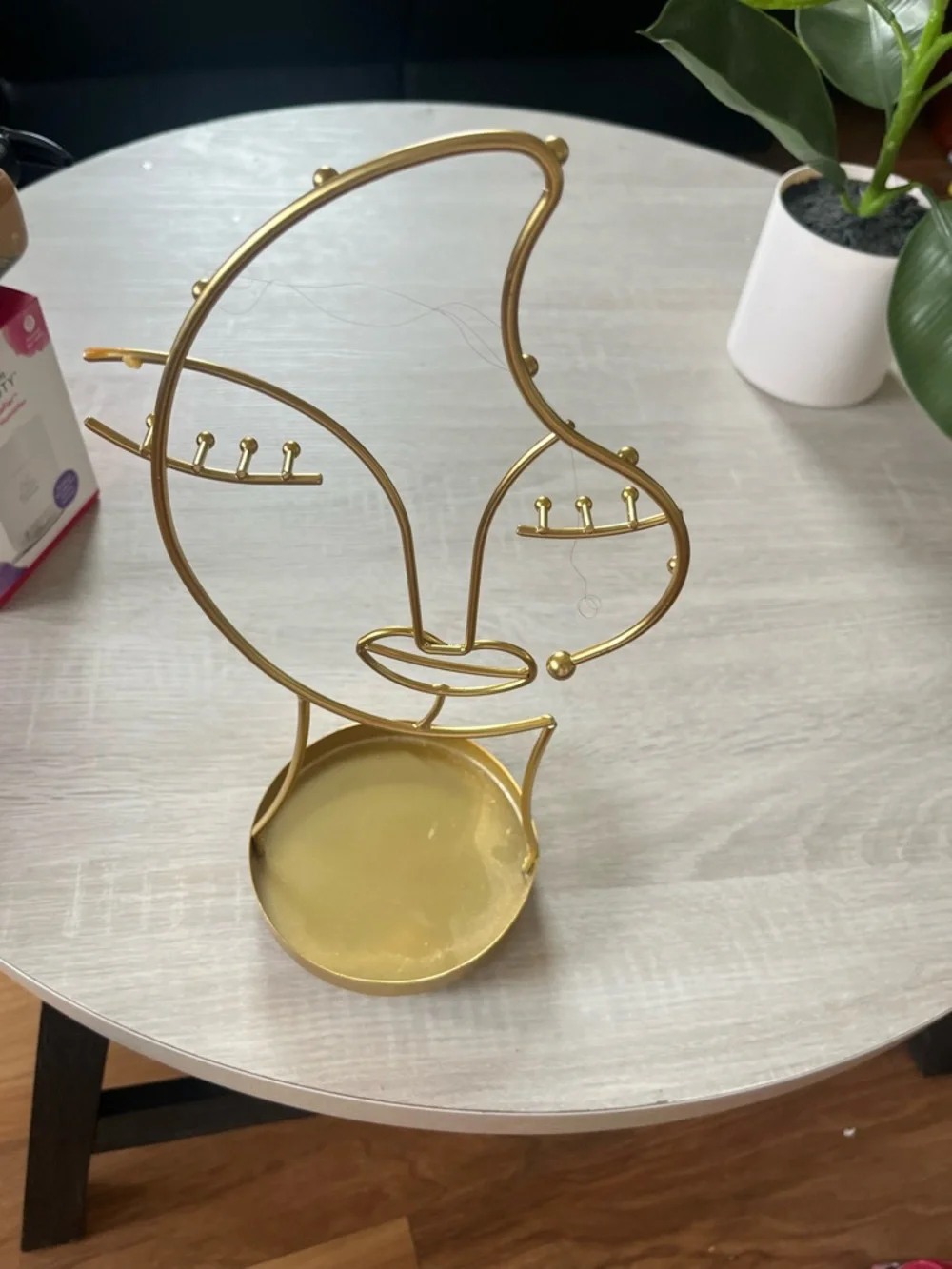 Gold Face-Shaped Jewelry Holder Stand - Decorative Earring & Ring Organizer
